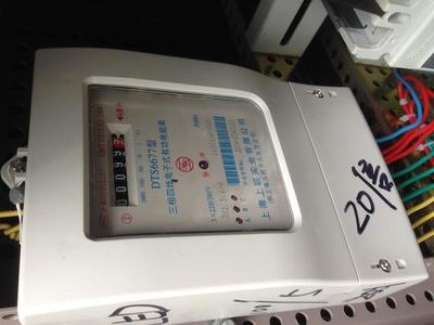 不用電電表為什么會(huì)走